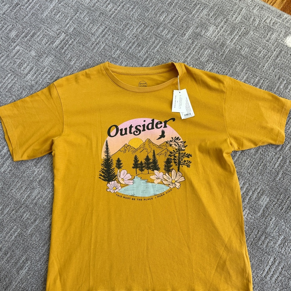 Pura Vida women’s outsider graphic oversized tee